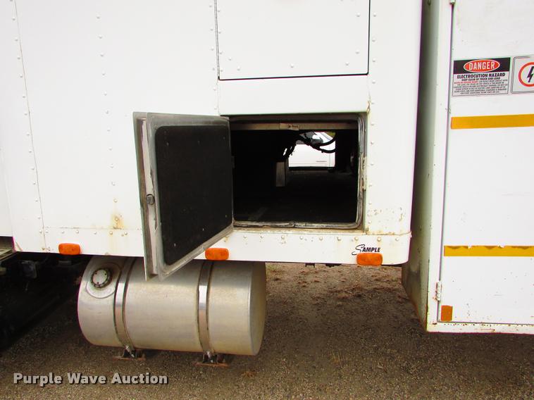 image for item J1629 1998 Kenworth T300 service truck