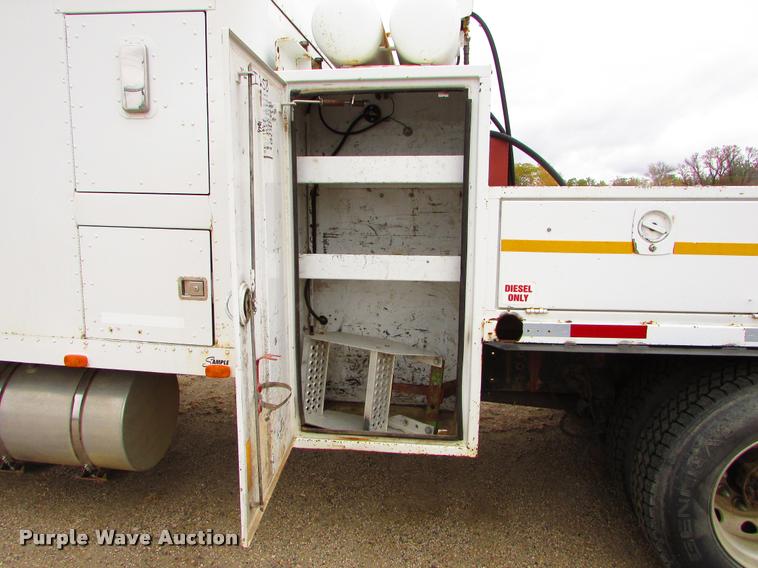 image for item J1629 1998 Kenworth T300 service truck