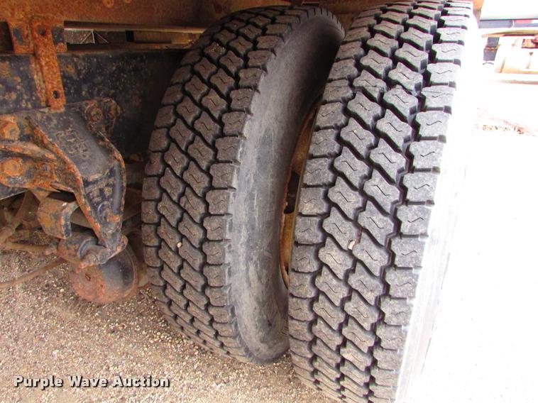 image for item J1629 1998 Kenworth T300 service truck