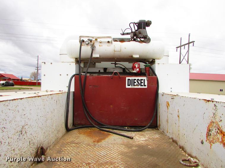 image for item J1629 1998 Kenworth T300 service truck