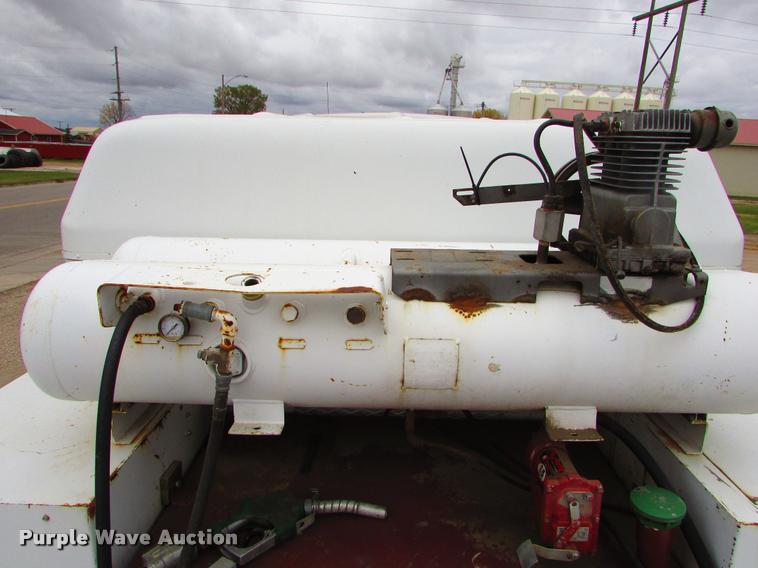 image for item J1629 1998 Kenworth T300 service truck