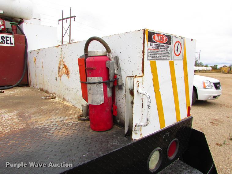 image for item J1629 1998 Kenworth T300 service truck