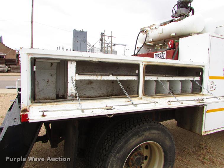 image for item J1629 1998 Kenworth T300 service truck