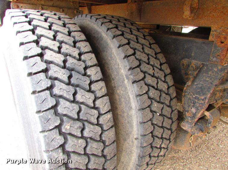 image for item J1629 1998 Kenworth T300 service truck