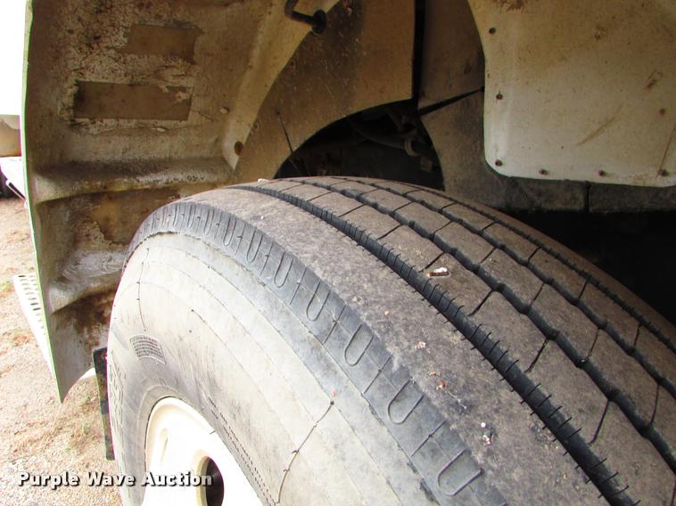 image for item J1629 1998 Kenworth T300 service truck