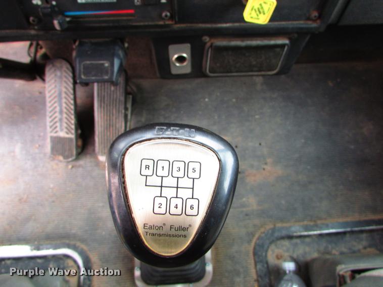 image for item J1629 1998 Kenworth T300 service truck