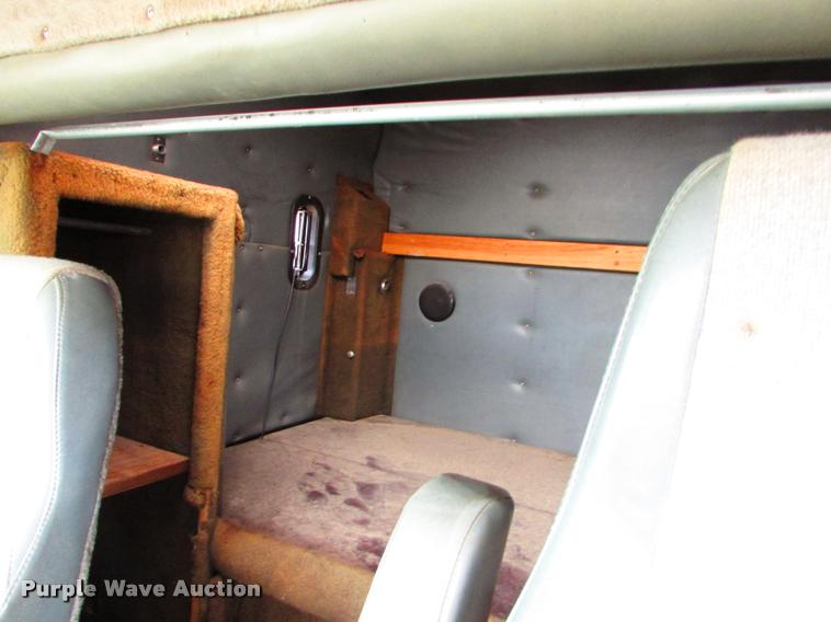 image for item J1629 1998 Kenworth T300 service truck