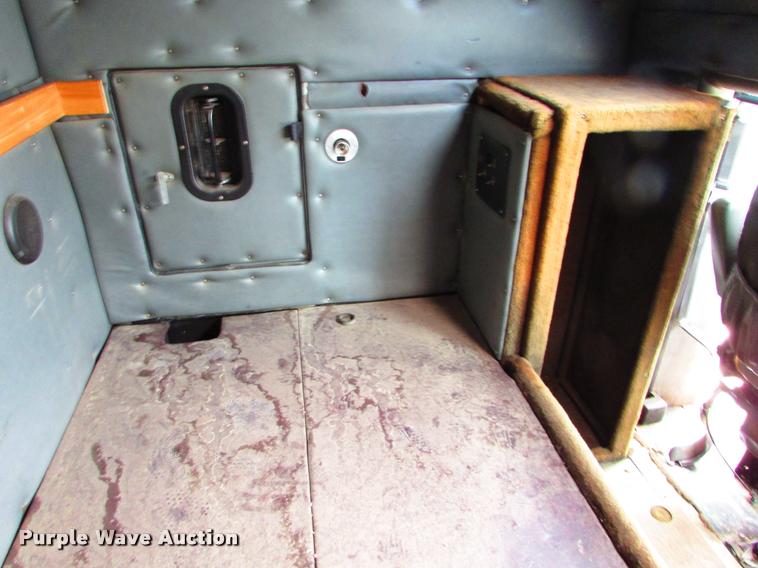 image for item J1629 1998 Kenworth T300 service truck