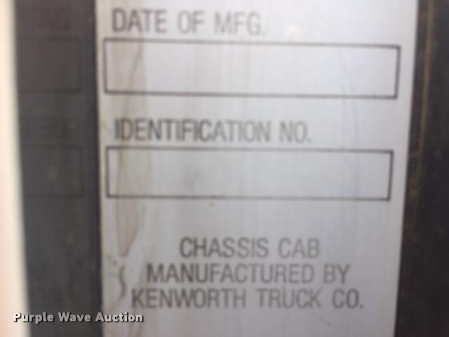 image for item J1629 1998 Kenworth T300 service truck