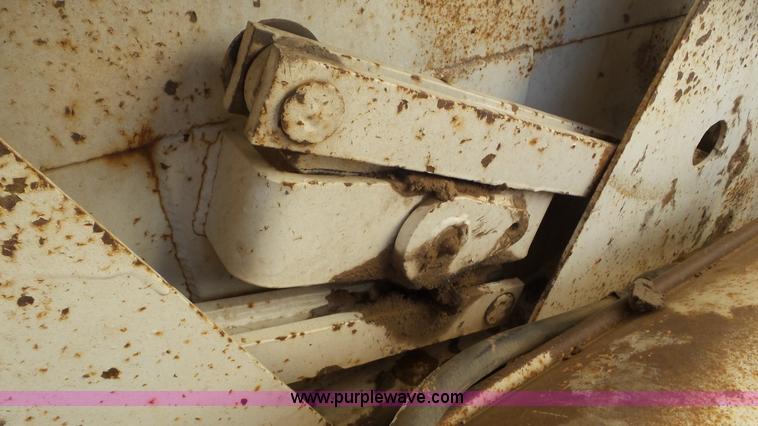 image for item J8261 1985 Ranch bottom dump trailer