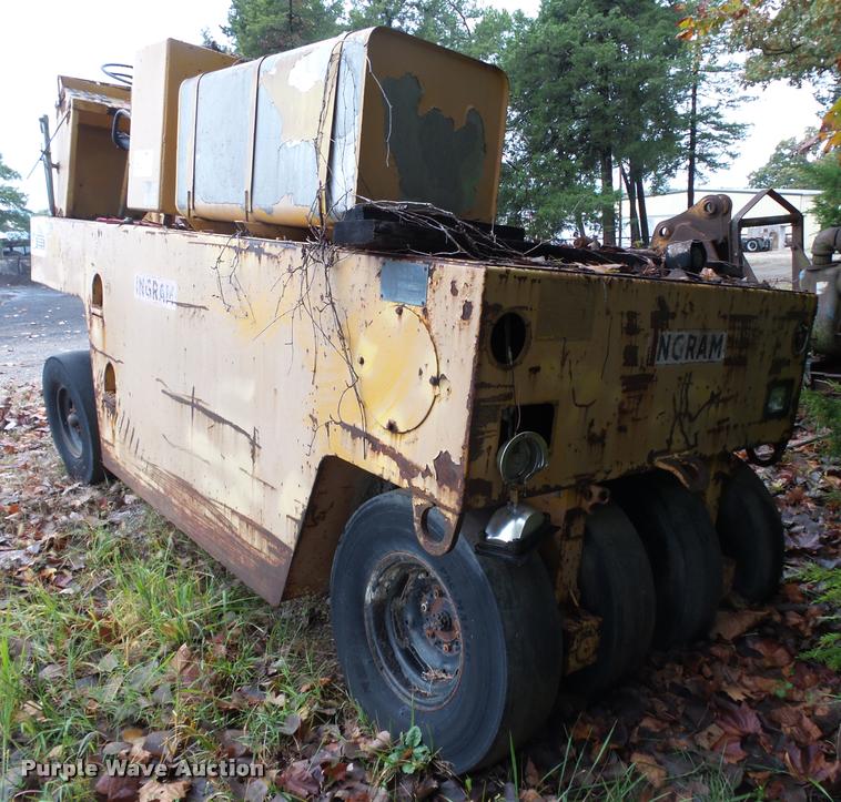 image for item K1078 Ingram 9-2800-PA pneumatic roller