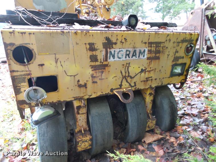 image for item K1078 Ingram 9-2800-PA pneumatic roller