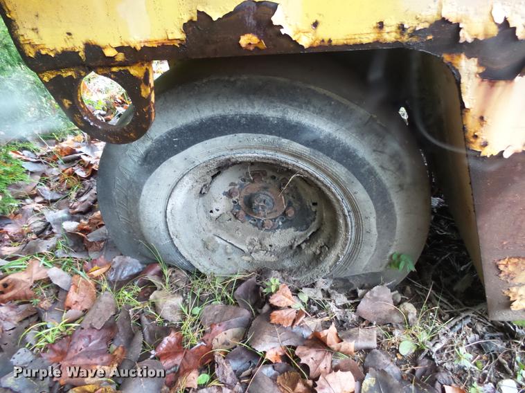 image for item K1078 Ingram 9-2800-PA pneumatic roller