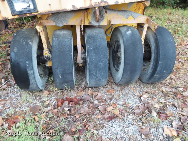 image for item K1078 Ingram 9-2800-PA pneumatic roller