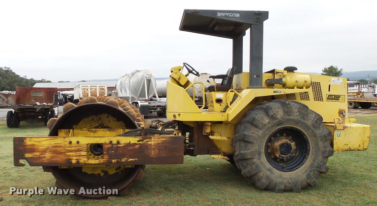 image for item K1079 Saki SV500TF single drum vibratory roller