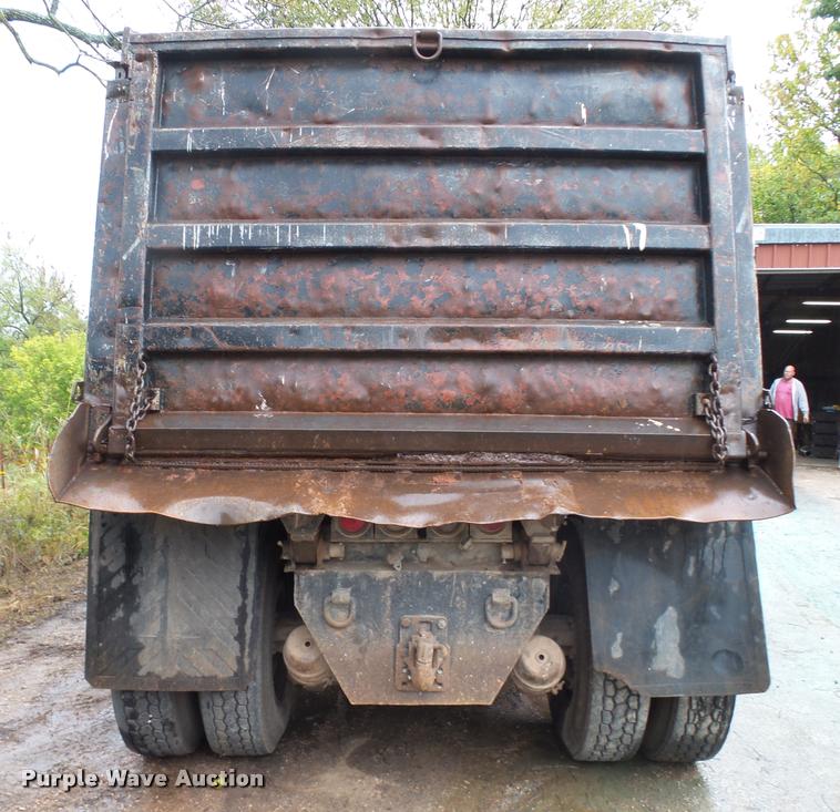 image for item K1086 1978 Ford 9000 dump truck