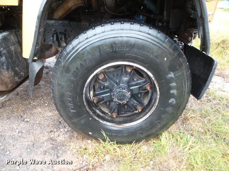 image for item K1086 1978 Ford 9000 dump truck