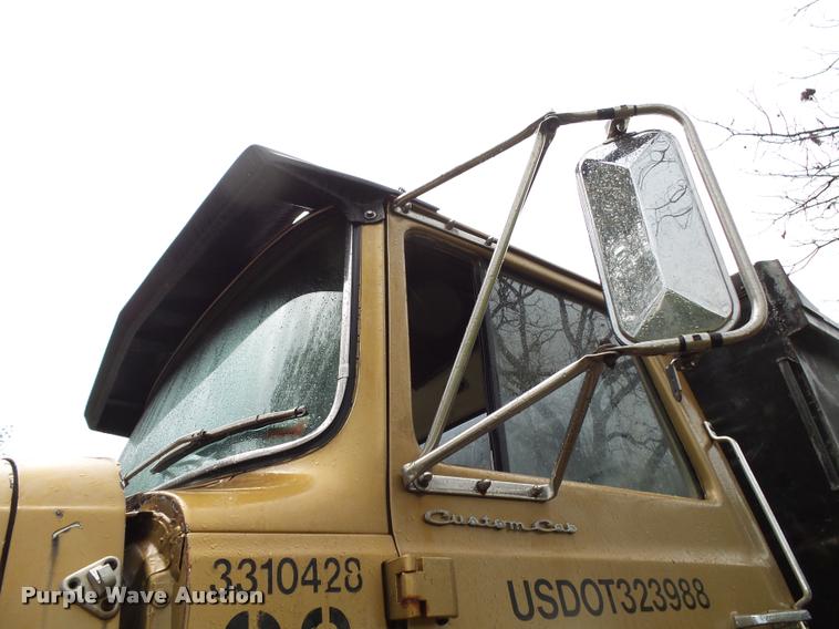 image for item K1086 1978 Ford 9000 dump truck
