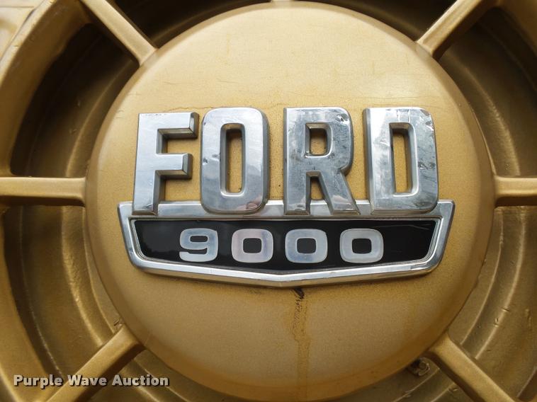 image for item K1086 1978 Ford 9000 dump truck