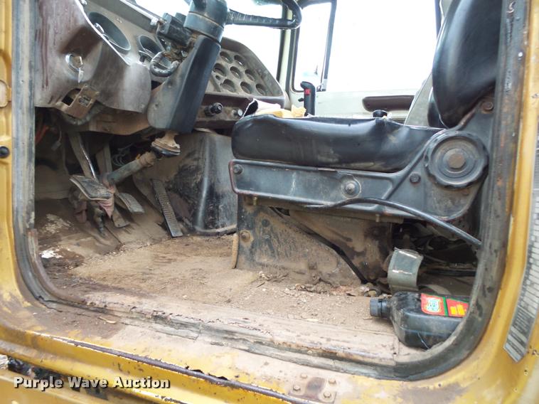 image for item K1086 1978 Ford 9000 dump truck