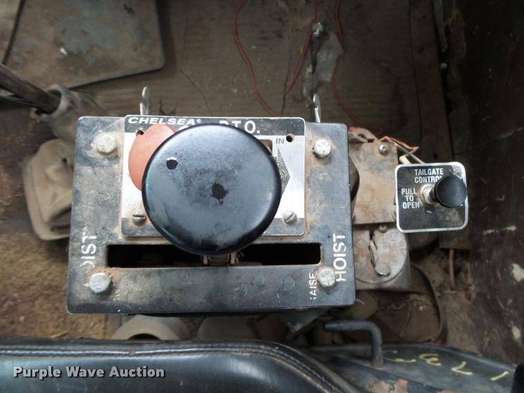 image for item K1086 1978 Ford 9000 dump truck