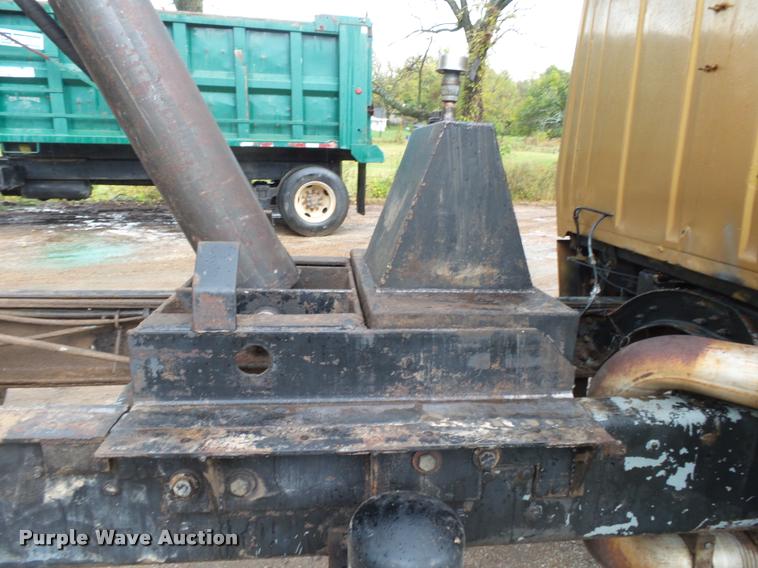 image for item K1086 1978 Ford 9000 dump truck