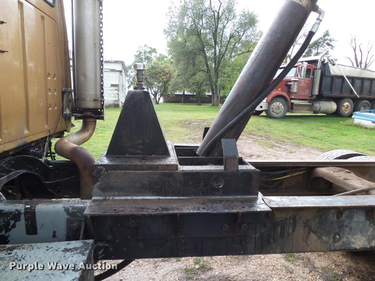 image for item K1086 1978 Ford 9000 dump truck