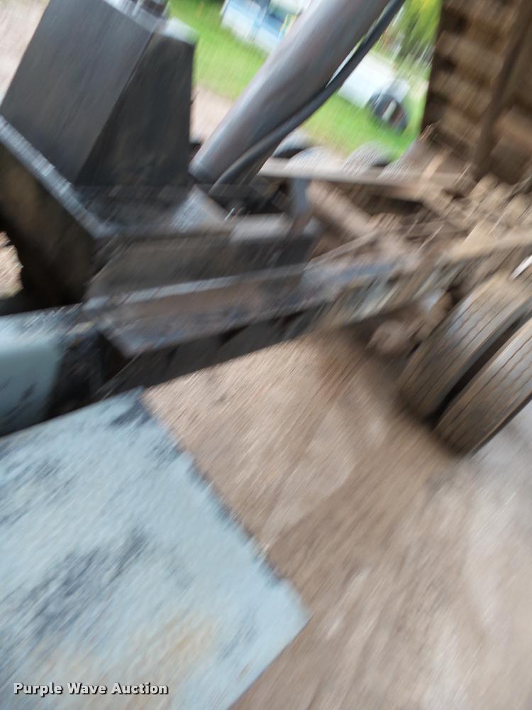 image for item K1086 1978 Ford 9000 dump truck