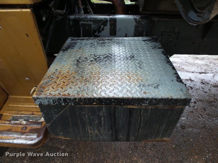 image for item K1086 1978 Ford 9000 dump truck