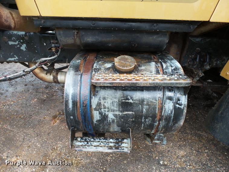 image for item K1086 1978 Ford 9000 dump truck