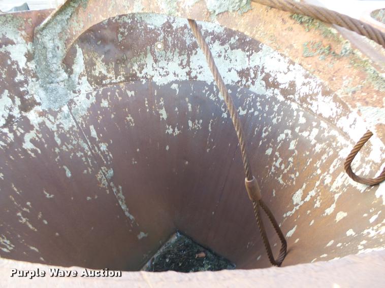 image for item K1426 (3) concrete buckets