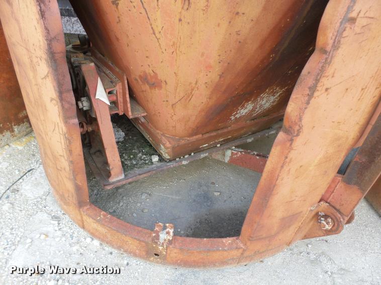 image for item K1426 (3) concrete buckets