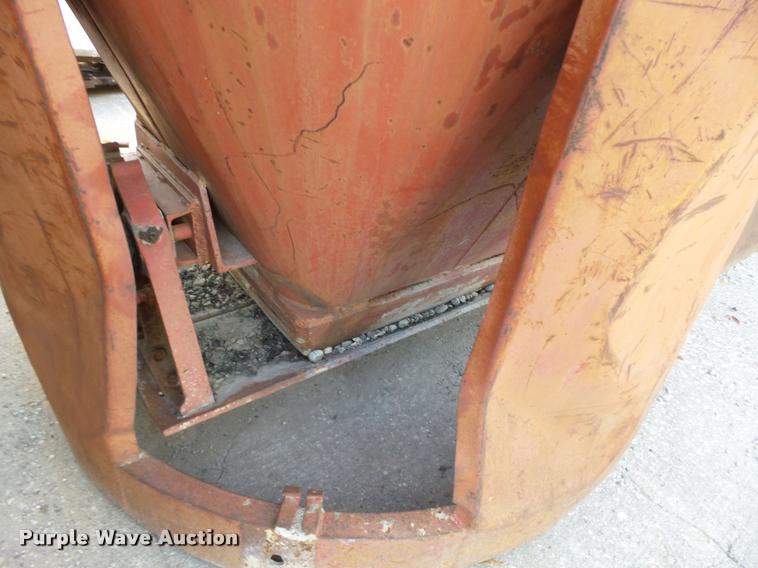 image for item K1426 (3) concrete buckets