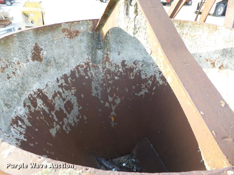 image for item K1426 (3) concrete buckets