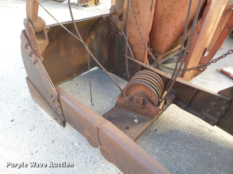 image for item K1427 Clam shell bucket