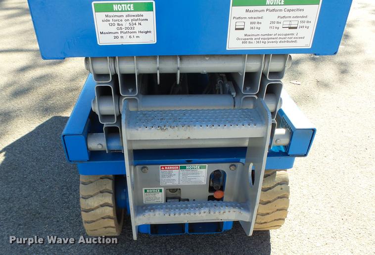 image for item K1430 1999 Genie GS2032 scissor lift