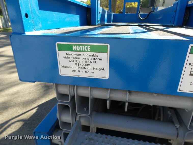 image for item K1430 1999 Genie GS2032 scissor lift