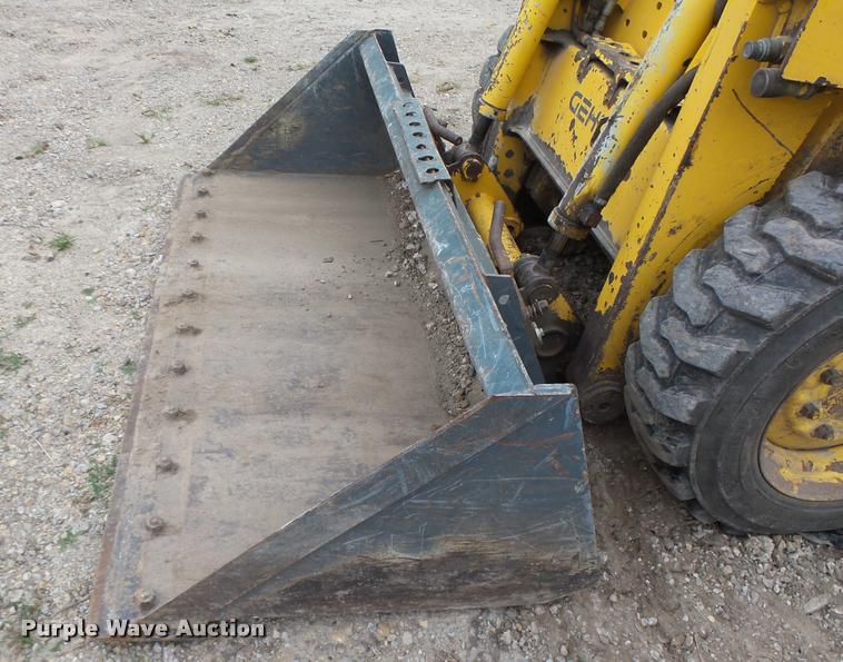 image for item K1450 2000 Gehl SL4635 skid steer