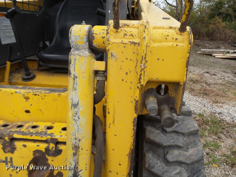 image for item K1450 2000 Gehl SL4635 skid steer