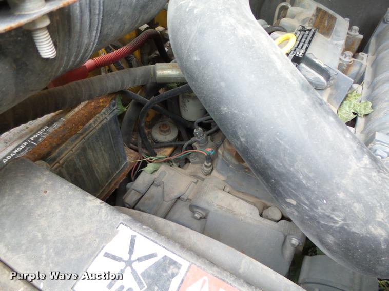 image for item K1450 2000 Gehl SL4635 skid steer