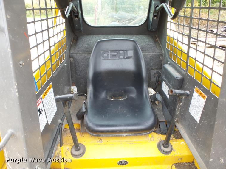 image for item K1450 2000 Gehl SL4635 skid steer