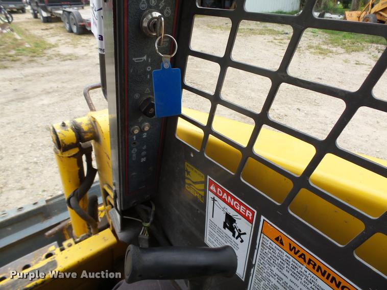 image for item K1450 2000 Gehl SL4635 skid steer