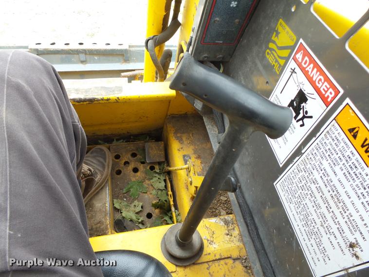 image for item K1450 2000 Gehl SL4635 skid steer