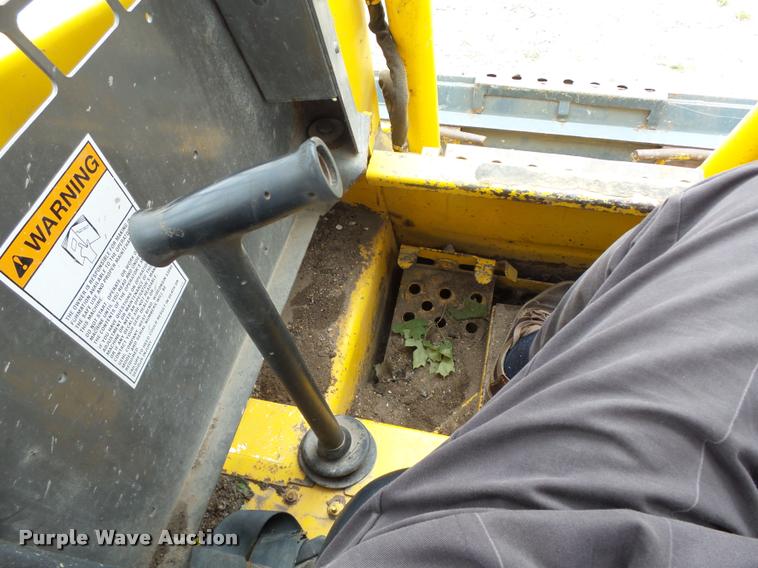 image for item K1450 2000 Gehl SL4635 skid steer