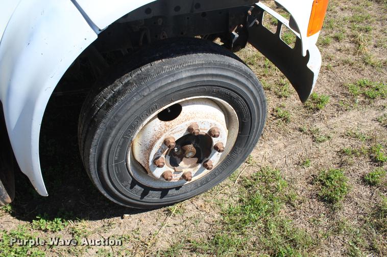 image for item K1916 1994 International 4700LP flatbed truck with environmental drill