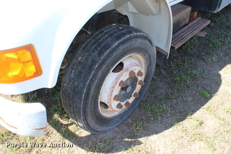 image for item K1916 1994 International 4700LP flatbed truck with environmental drill