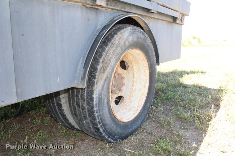 image for item K1916 1994 International 4700LP flatbed truck with environmental drill