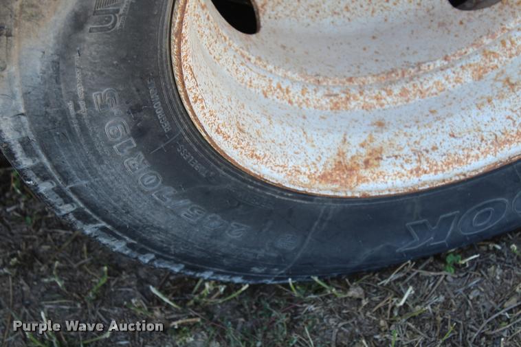 image for item K1916 1994 International 4700LP flatbed truck with environmental drill