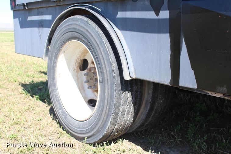 image for item K1916 1994 International 4700LP flatbed truck with environmental drill