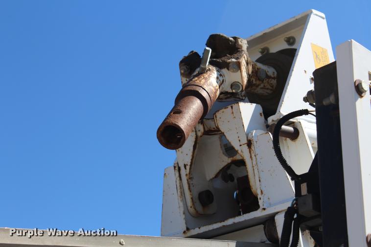 image for item K1916 1994 International 4700LP flatbed truck with environmental drill